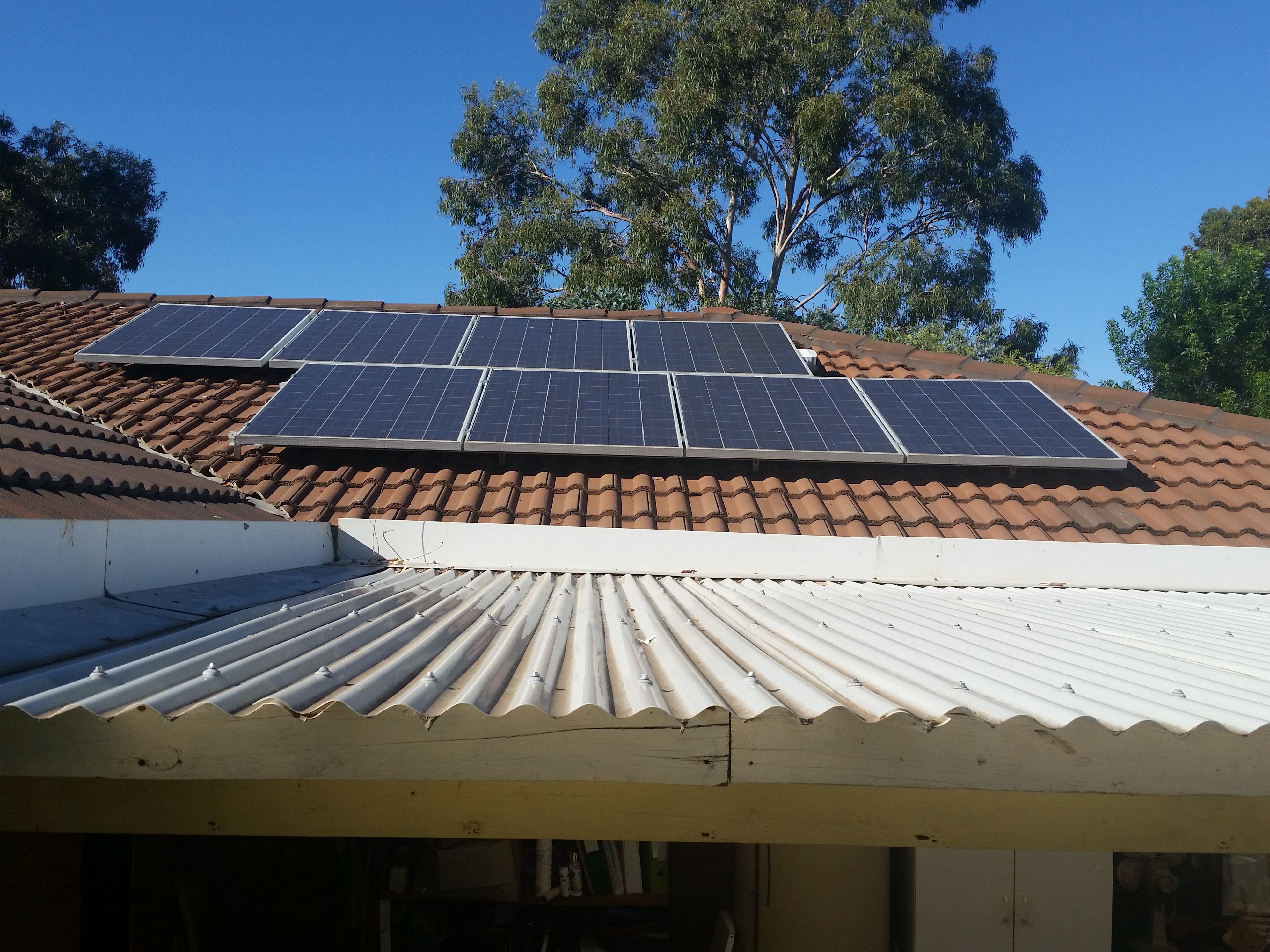 solar-panels-2685357.jpg